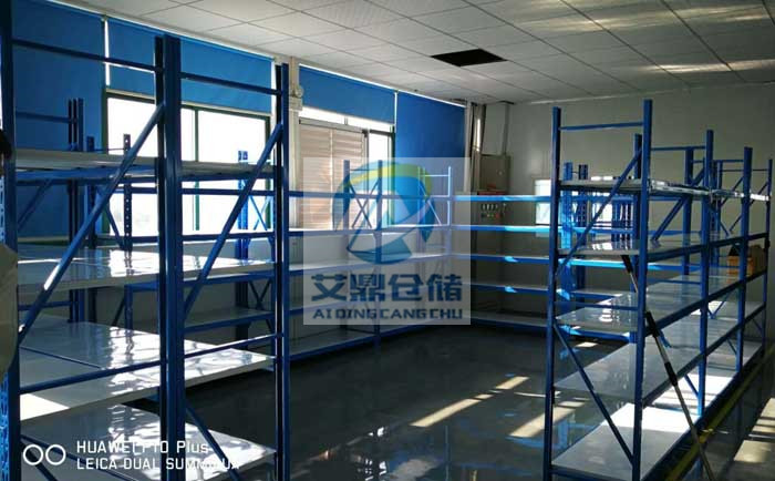 輕型擱板貨架